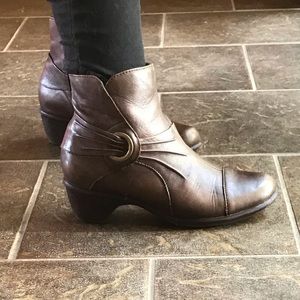 Clarks leather heel booties